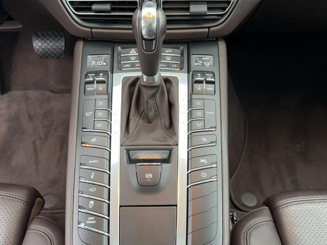 Porsche Macan image 8