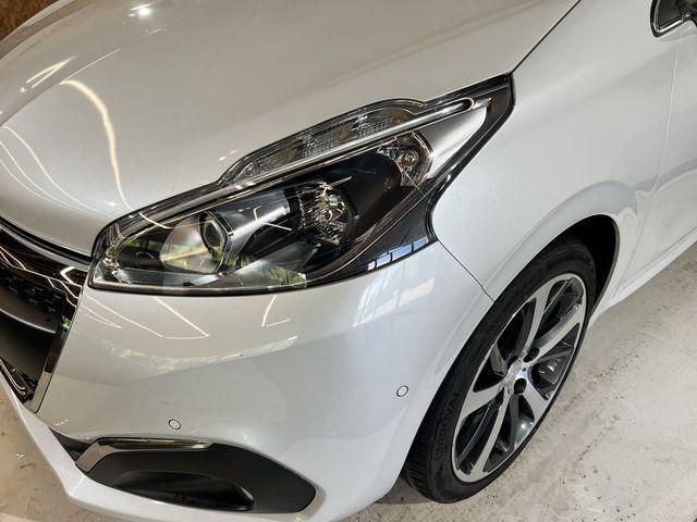Peugeot 208 image 5