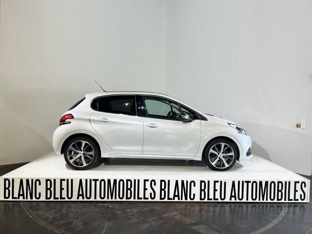 Peugeot 208 image 2