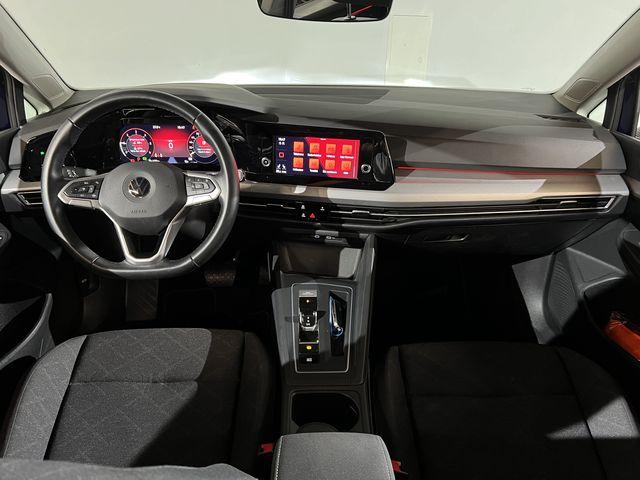 Volkswagen Golf image 8