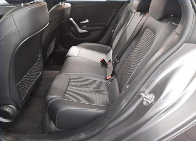 Mercedes Benz Cla image 8