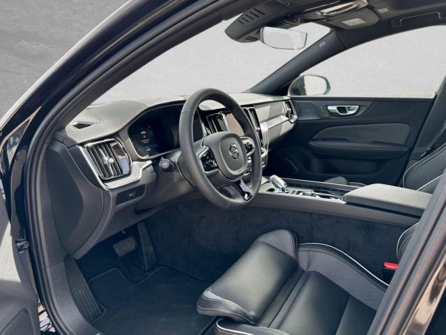 Volvo S60 image 2