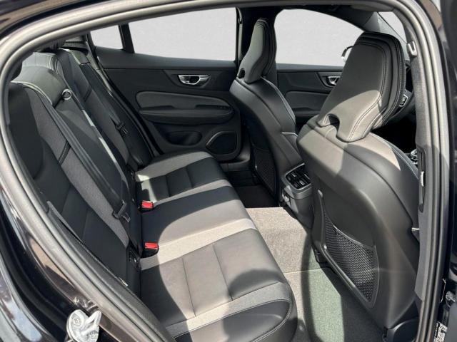 Volvo S60 image 1