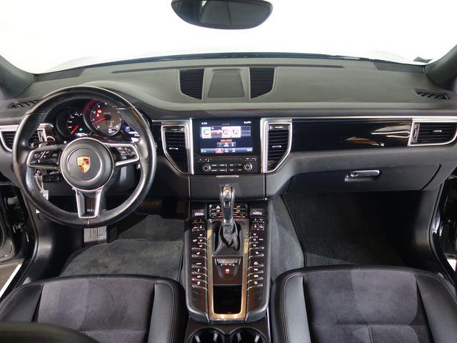 Porsche Macan image 9