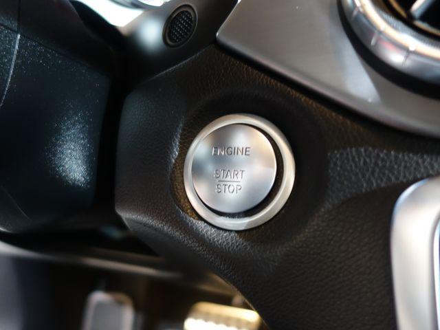 Mercedes Benz Cla image 3