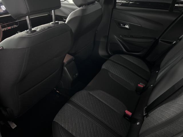Peugeot 208 image 2