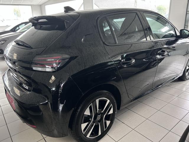 Peugeot 208 image 4