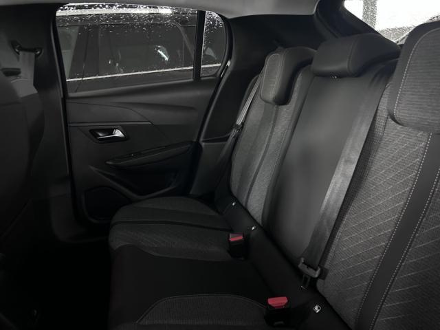 Peugeot 208 image 3