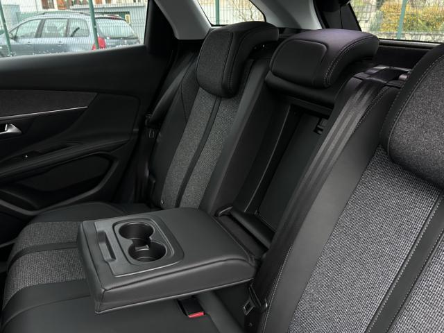 Peugeot 3008 image 3