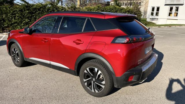 Peugeot 2008 image 2