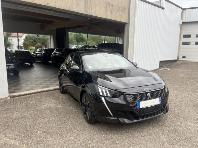 Peugeot 208 image 8