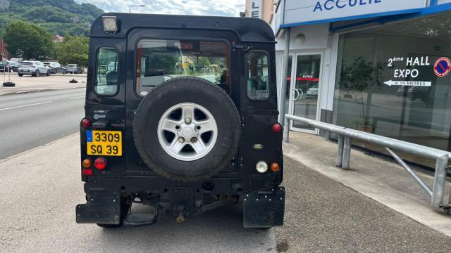 Land Rover Defender 90 image 7
