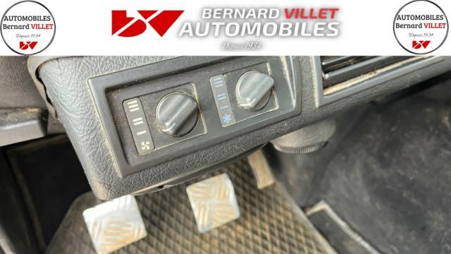 Land Rover Defender 90 image 3