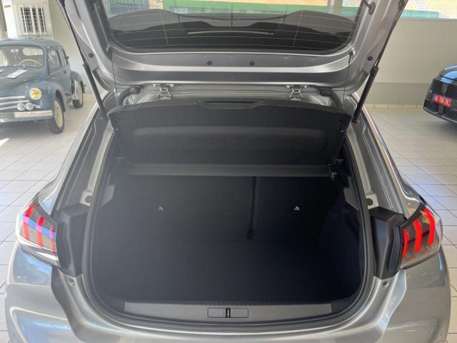 Peugeot 208 image 4