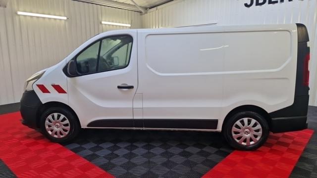 Nissan Nv300 image 5