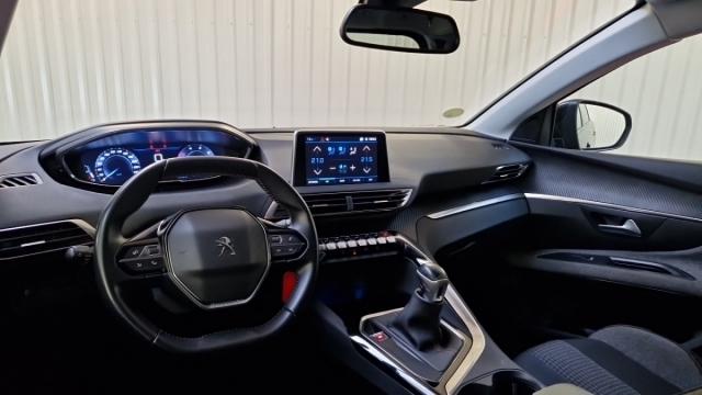 Peugeot 5008 image 1
