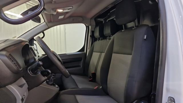 Peugeot Expert image 1