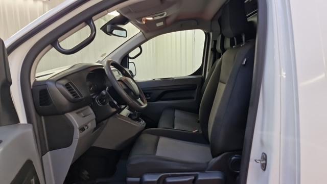 Peugeot Expert image 2