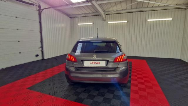 Peugeot 308 image 2