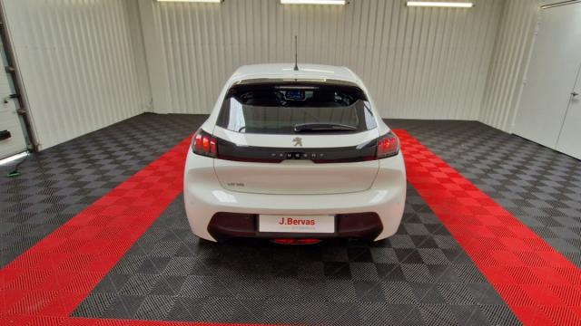 Peugeot 208 image 1