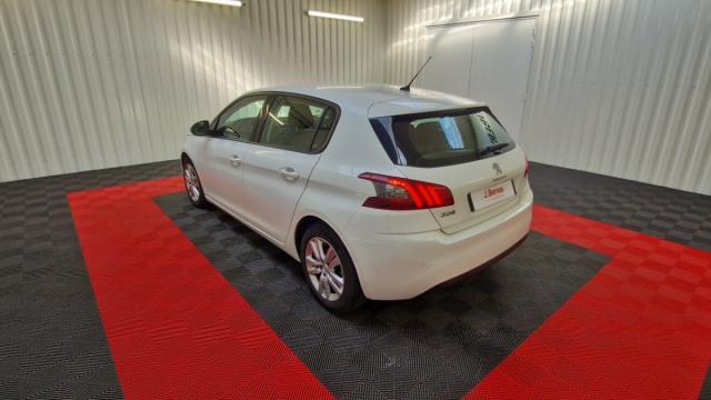 Peugeot 308 image 8