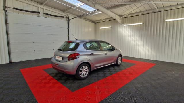 Peugeot 208 image 6