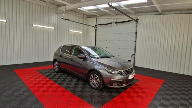Peugeot 308 image 1