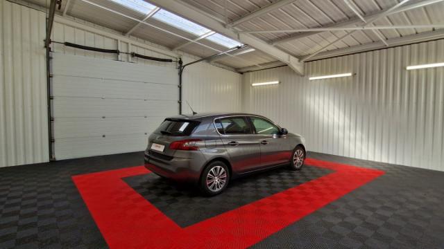 Peugeot 308 image 2