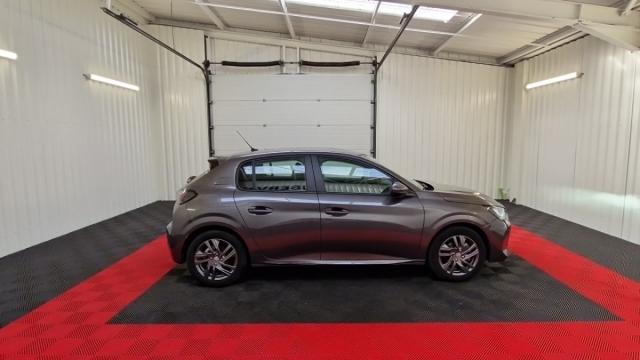 Peugeot 208 image 8