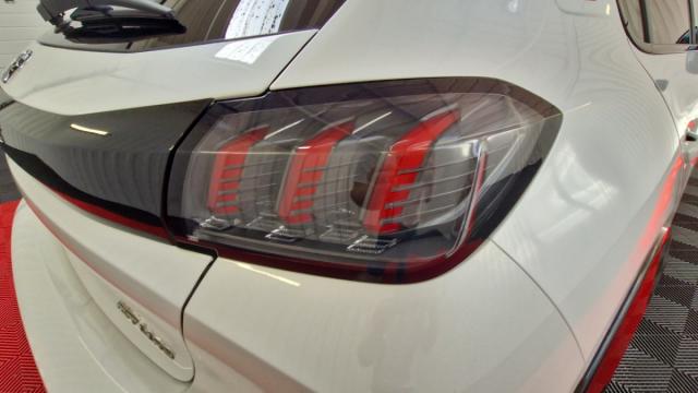 Peugeot E-208 image 1