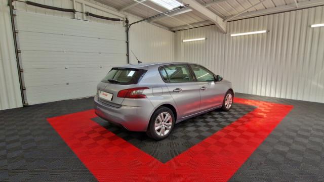 Peugeot 308 image 1