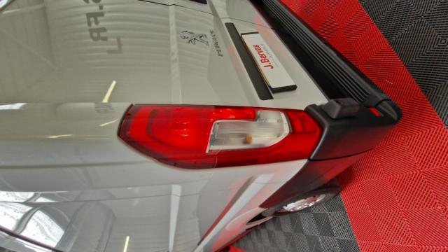 Peugeot Boxer image 1