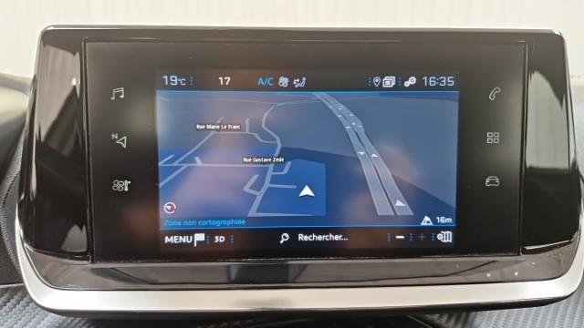 Peugeot 2008 image 3
