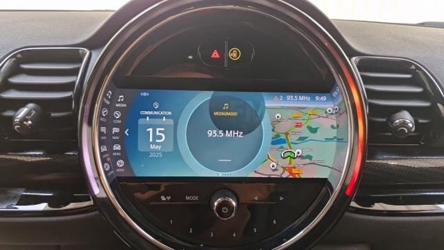 Mini Clubman image 1