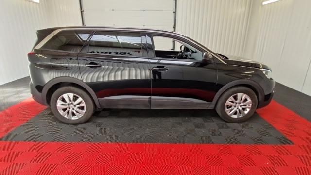Peugeot 5008 image 1
