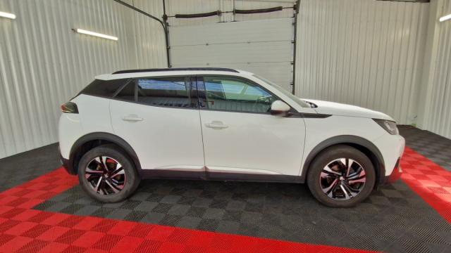 Peugeot 2008 image 2