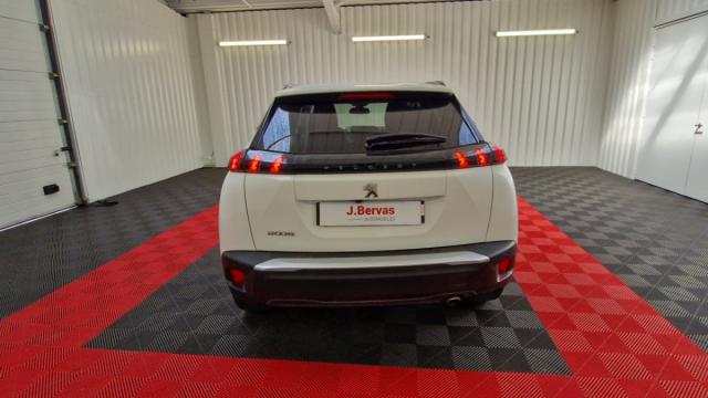 Peugeot 2008 image 1