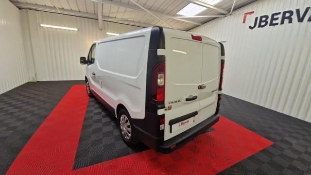 Renault Trafic image 2