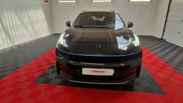 Lynk & Co 01 image 2