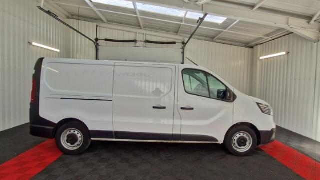 Renault Trafic image 8