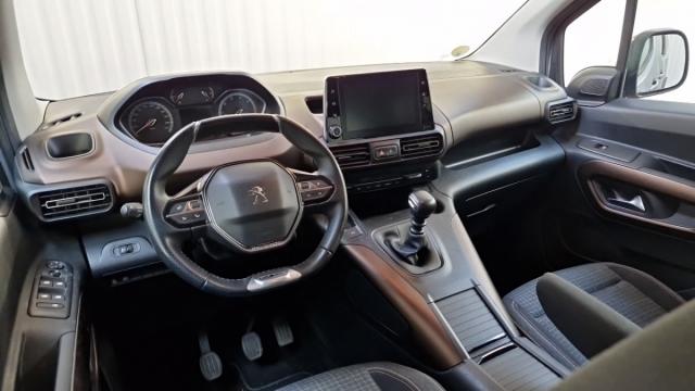 Peugeot Rifter image 9