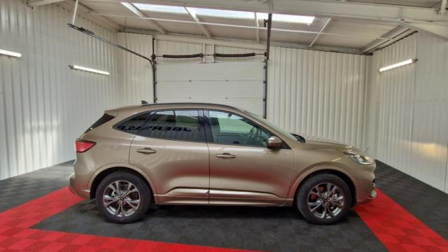 Ford Kuga image 2