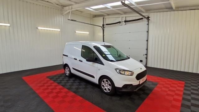 Ford Transit Courier image 5
