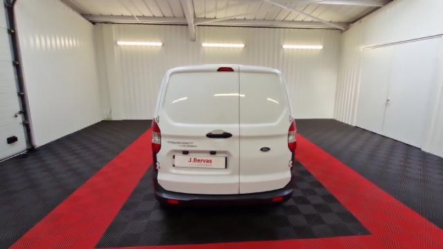 Ford Transit Courier image 2