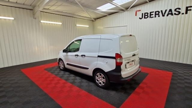 Ford Transit Courier image 9