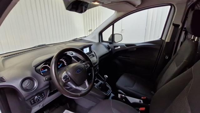 Ford Transit Courier image 6