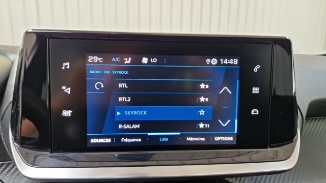 Peugeot 208 image 7