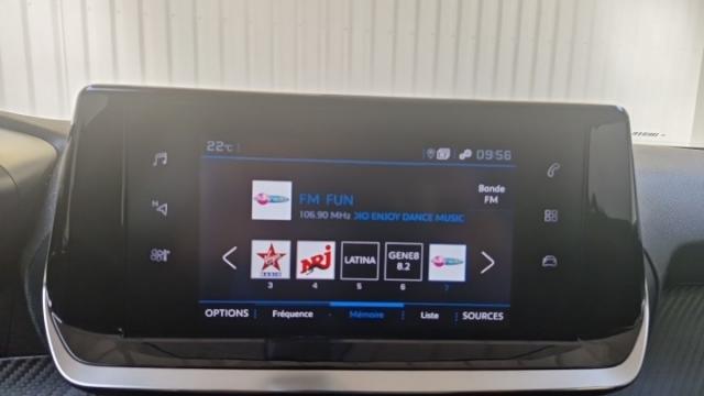 Peugeot 2008 image 3