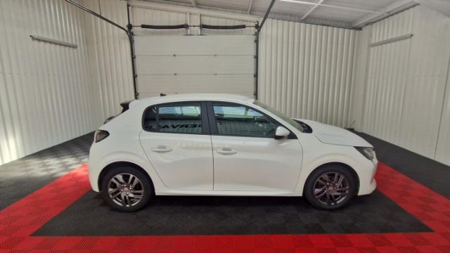 Peugeot 208 image 9