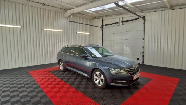 Skoda Superb Combi image 6